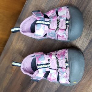 KEEN Newport H2 Waterproof Pink Camo Sandal